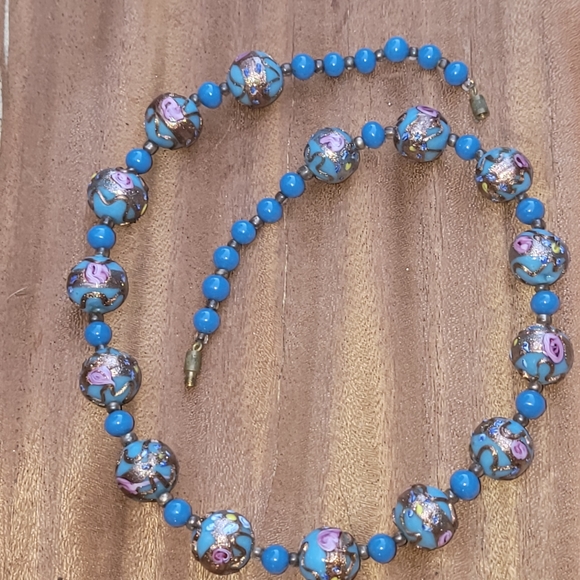 Antique Venetian Florato Wedding Cake beads 20" - Picture 6 of 7